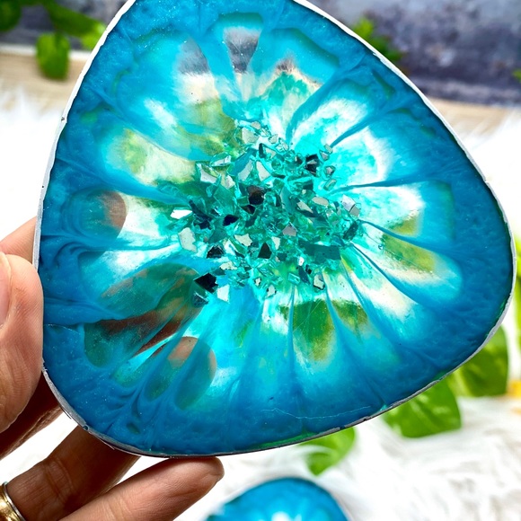 Turquoise resin coasters Modern triangular coasters, Unique coasters, small gift - Picture 7 of 7